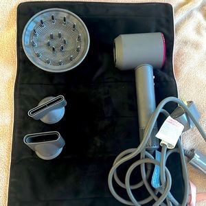 Dyson supersonic blow dryer